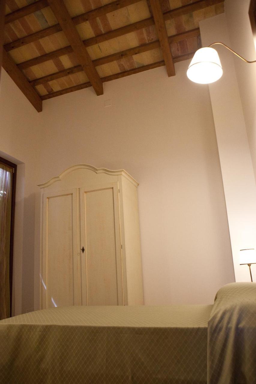 Residence Colle Veroni Mosciano SantʼAngelo Exterior foto